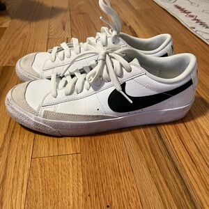 Nike low top Blazer